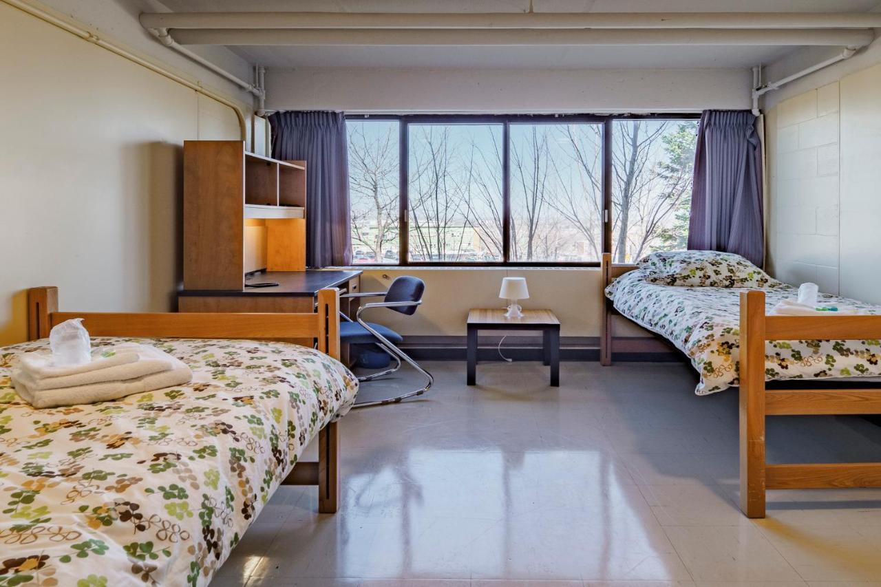 Au Campus-Hebergement Hotelier Universite De Sherbrooke Eksteriør bilde