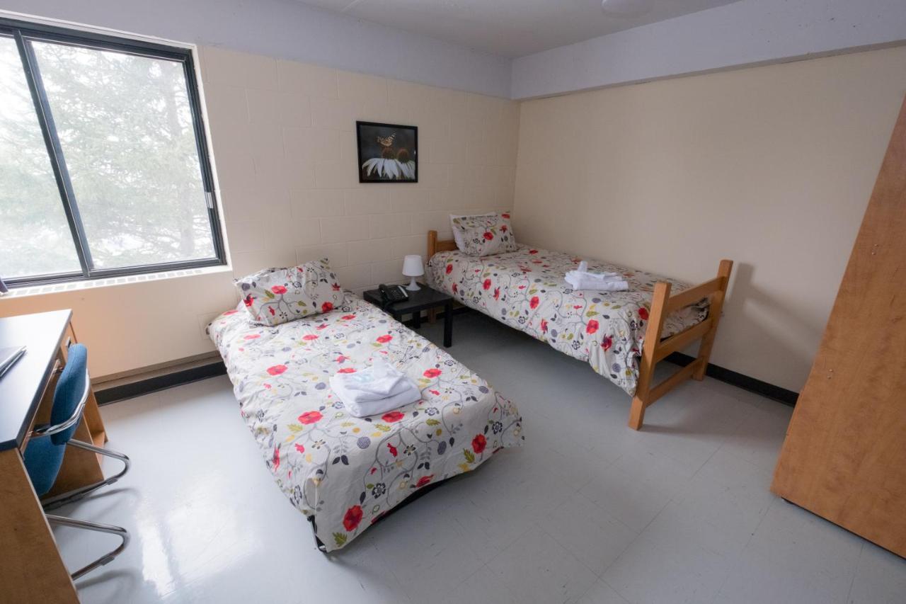 Au Campus-Hebergement Hotelier Universite De Sherbrooke Eksteriør bilde
