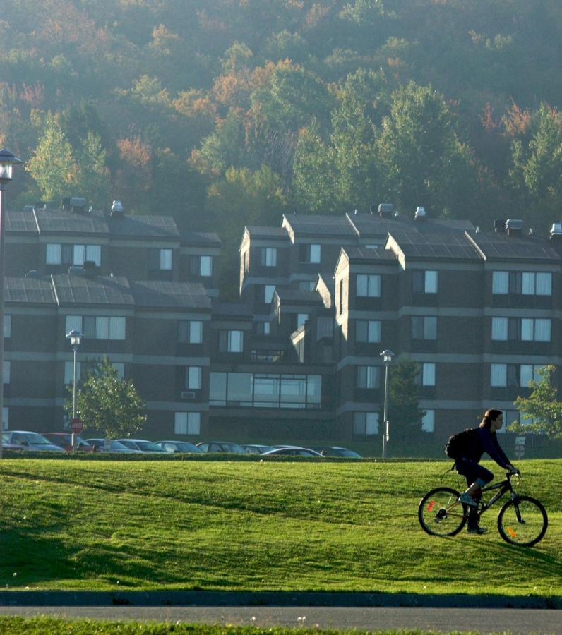 Au Campus-Hebergement Hotelier Universite De Sherbrooke Eksteriør bilde
